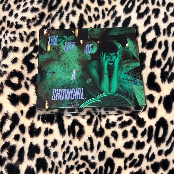 Taylor Swift | Portable Audio & Video | Taylor Swift The Life Of A ...